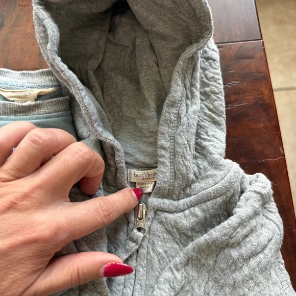 Burt’s Bee’s Baby 6-9m Assorted Baby Onesies and Onsie / Pants Sets - Picture 4 of 8